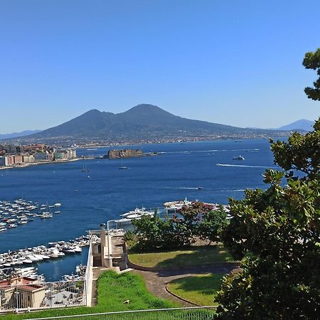 Monocamera Con Terrazzogiardino -Studette -Zona Panoramica Posillipo Napoli Bagian luar foto