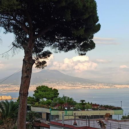 Monocamera Con Terrazzogiardino -Studette -Zona Panoramica Posillipo Napoli Bagian luar foto